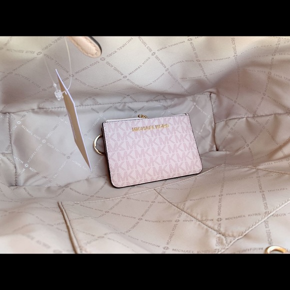 Gaby’sBags-Michael Kors Carryall Tote&Wallet SET - Picture 4 of 5